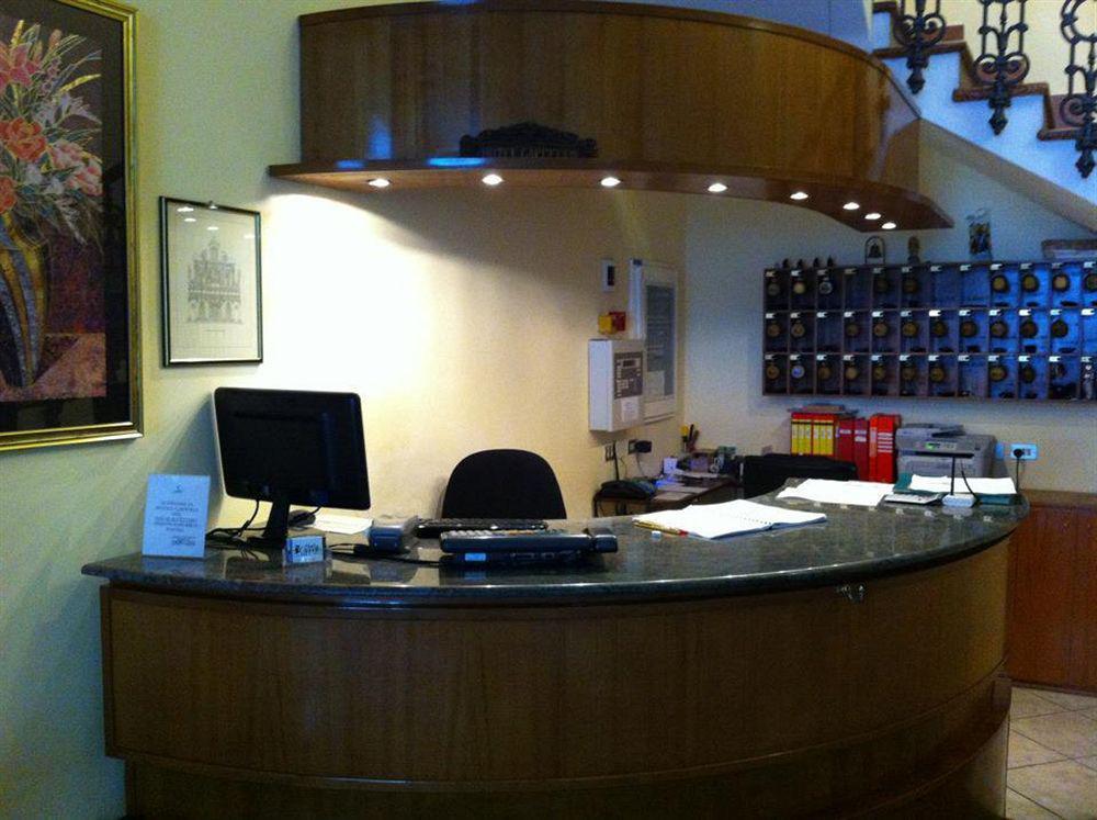 Hôtel Cappello à Lecce Extérieur photo